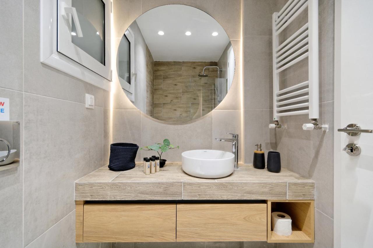 Elegant Big Apartment In Athens Center With Balcony Exterior photo
